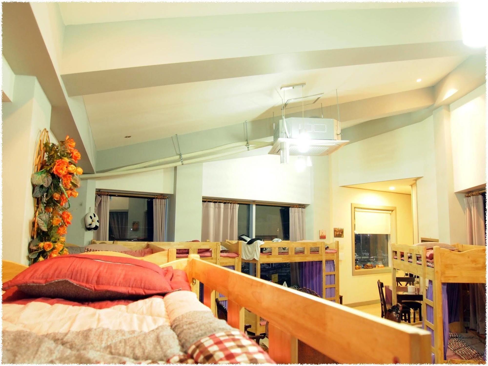 Haevichi Elmar Guesthouse Сеогвипо Екстериор снимка