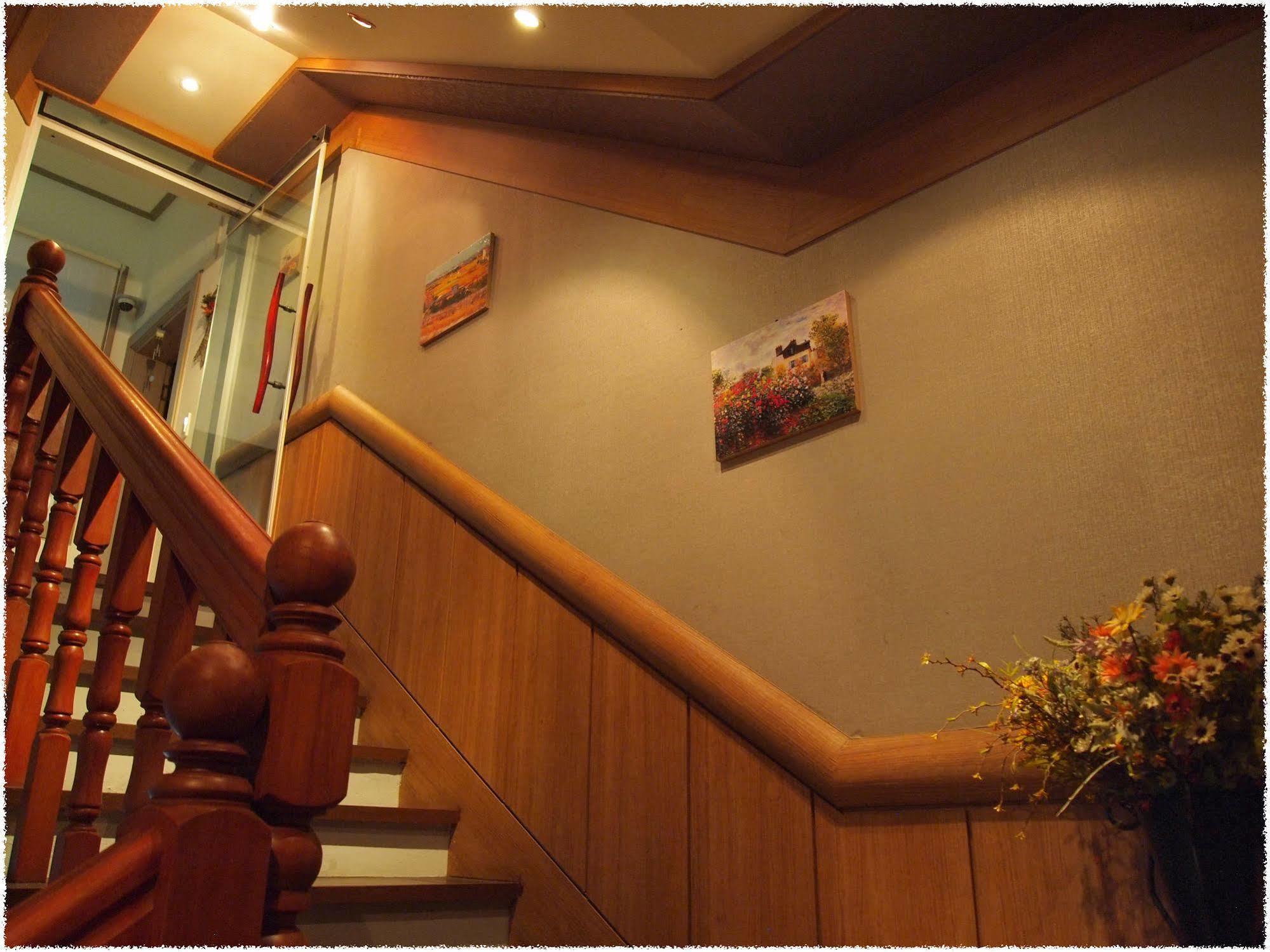 Haevichi Elmar Guesthouse Сеогвипо Екстериор снимка